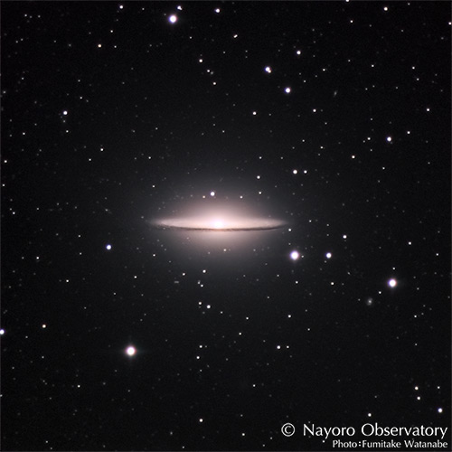 2022年4月5日に撮影されたM104 ソンブレロ銀河