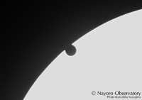 2012年6月5日 7時25分に撮影された金星の太陽面通過