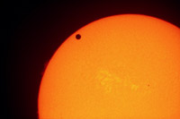 2012年6月6日 7時35分に撮影された金星の太陽面通過
