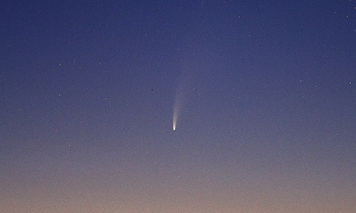 2020年7月10日 02時36分に撮影されたネオワイズ彗星
