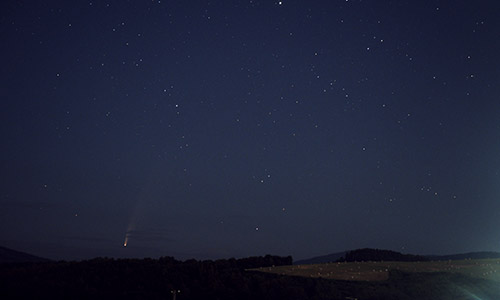 2020年7月10日 01時52分に撮影されたネオワイズ彗星