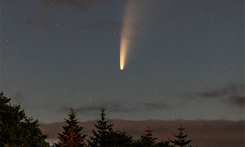 2020年7月11日 02時01分に撮影されたネオワイズ彗星