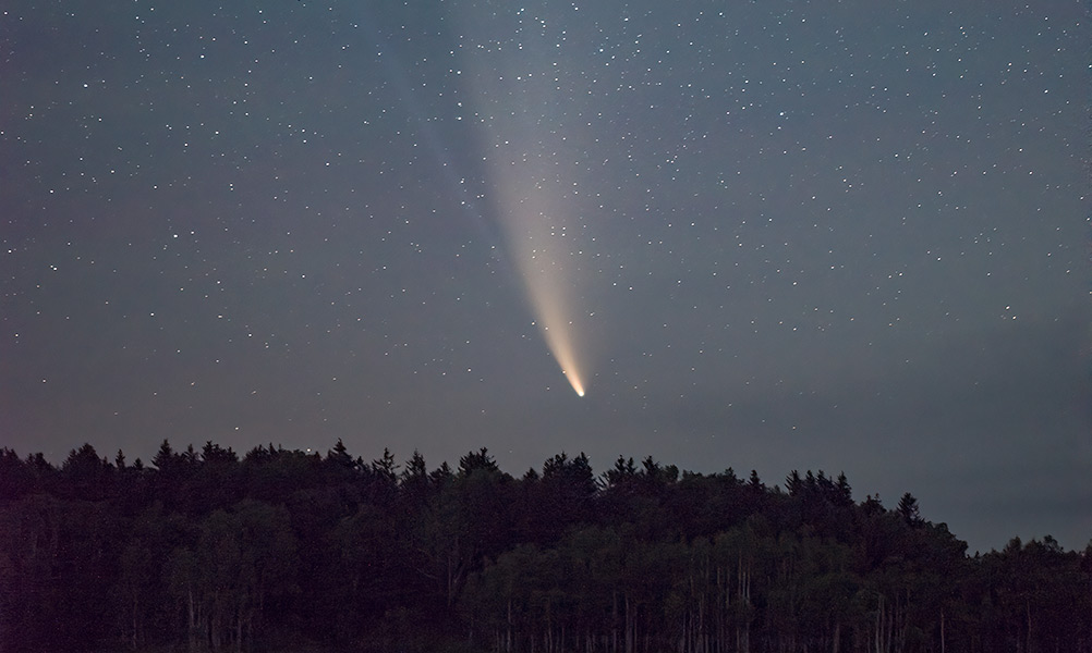 2020年7月18日 01時38分に撮影されたネオワイズ彗星