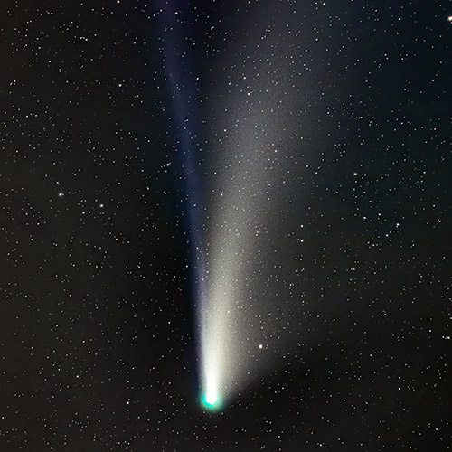 2020年7月25日に撮影されたネオワイズ彗星