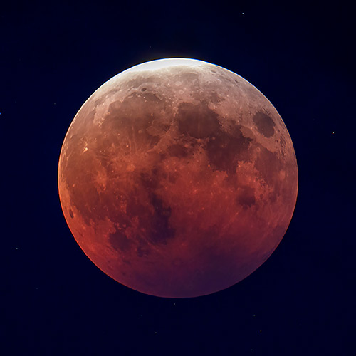 “2021年5月26日に撮影された皆既月食”